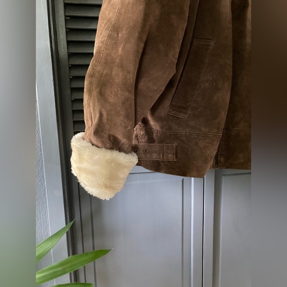 Northwest Territory leather jacket, fur trim - Picture 6 of 14